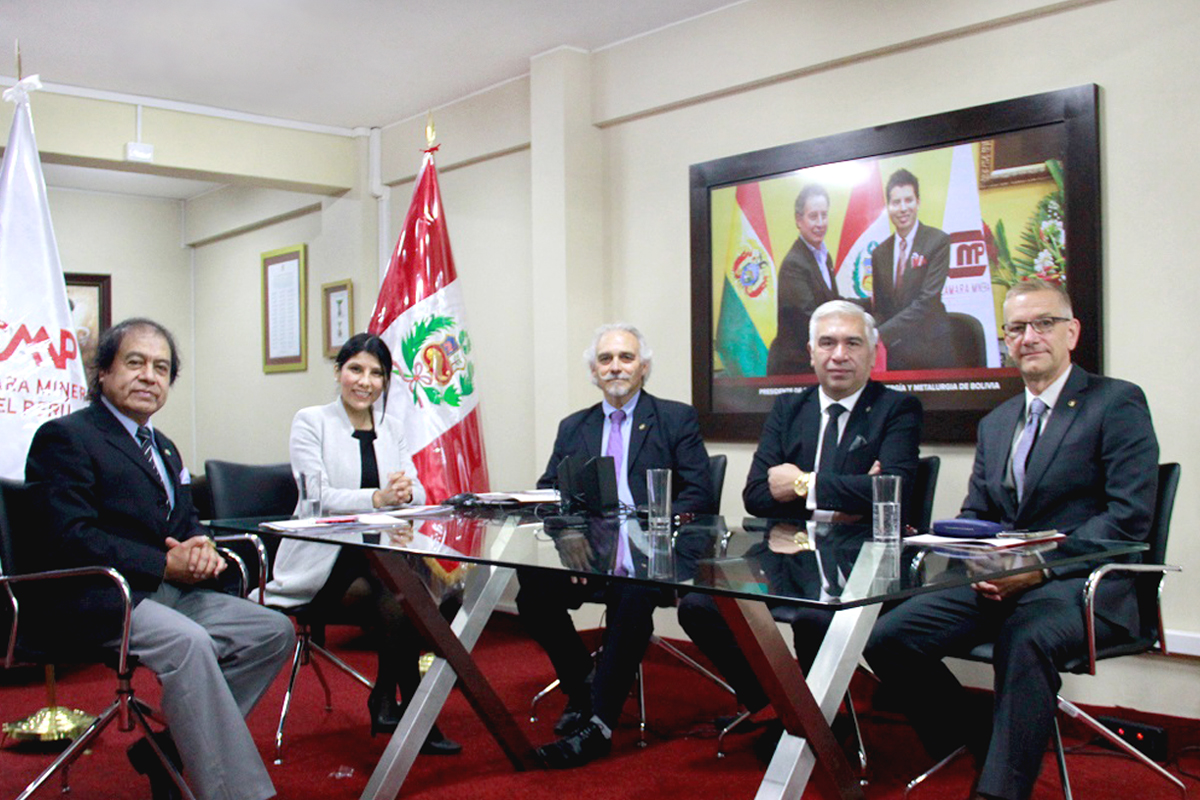 Almuerzo de confraternidad entre ejecutivos de la Cámara Minera del Perú 
